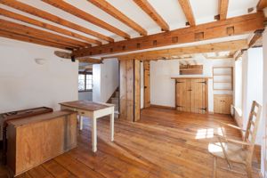 Sitting Room (2)- click for photo gallery